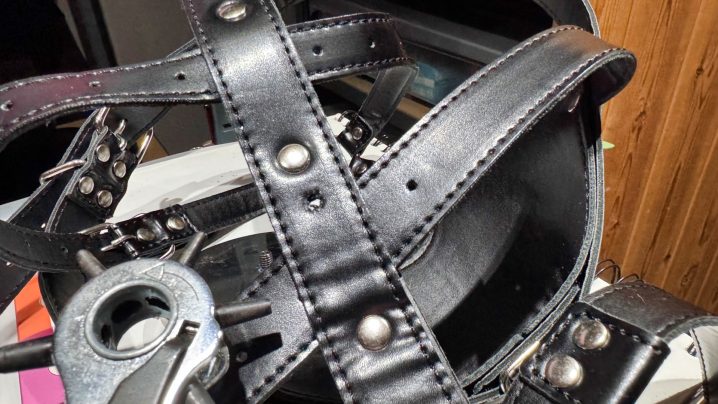 blowjob gag harness machine making a hole