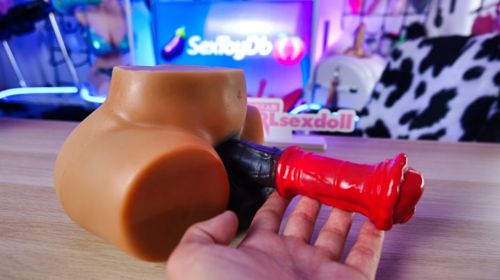 sextoydb mrlsexdoll bonnie review holding the futa bits